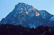 喜瑪拉雅山：Khumbila