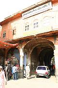 Tripolia Bazaar 旁的門樓
