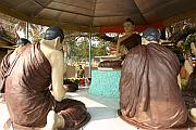 模擬佛祖講學的塑像