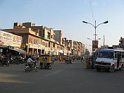 市集外的 Nai Sarak Road