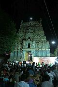 晚上的 Nageswaran Temple