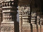 Krishna Mandir 的柱廊