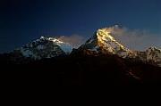 ... 與 Annapurna 群峰 是 Poon Hill 最突出的山群