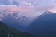 遠眺 Annapurna Sanctuary 的唯一出入口 Modi Khola 河谷